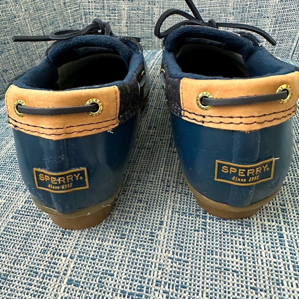 Sperry Navy NWOT Leopard Collar, Fleece-Lined Saltwater Duck Boots - Picture 2 of 3